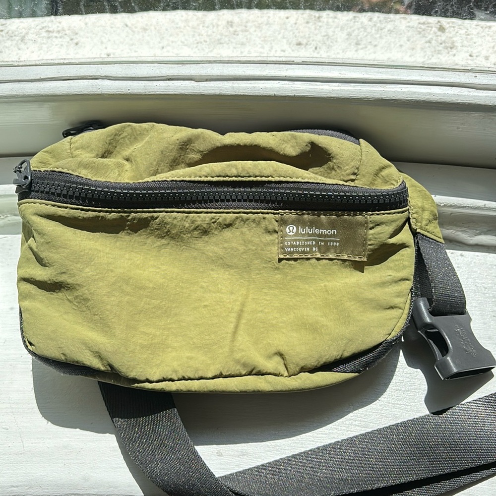 Lululemon belt bag